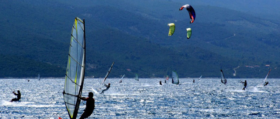 Kitesurfing